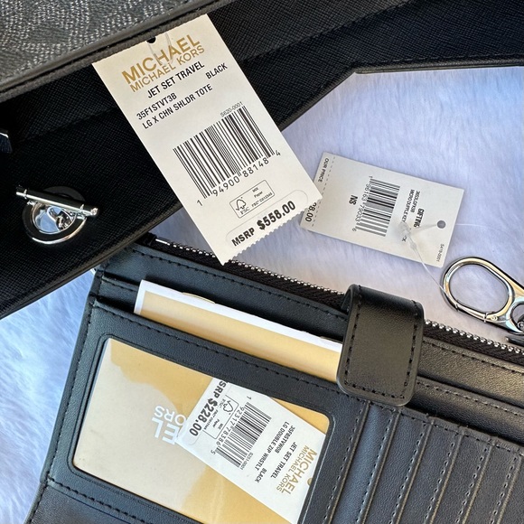 Michael Kors purse wallet and keychain - Picture 12 of 12